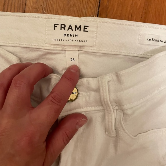 FRAME WHITE DENIM JEANS WOMEN WHITE DISTRESSED HEMMED 25 SHREDDED HOLES - Picture 8 of 14